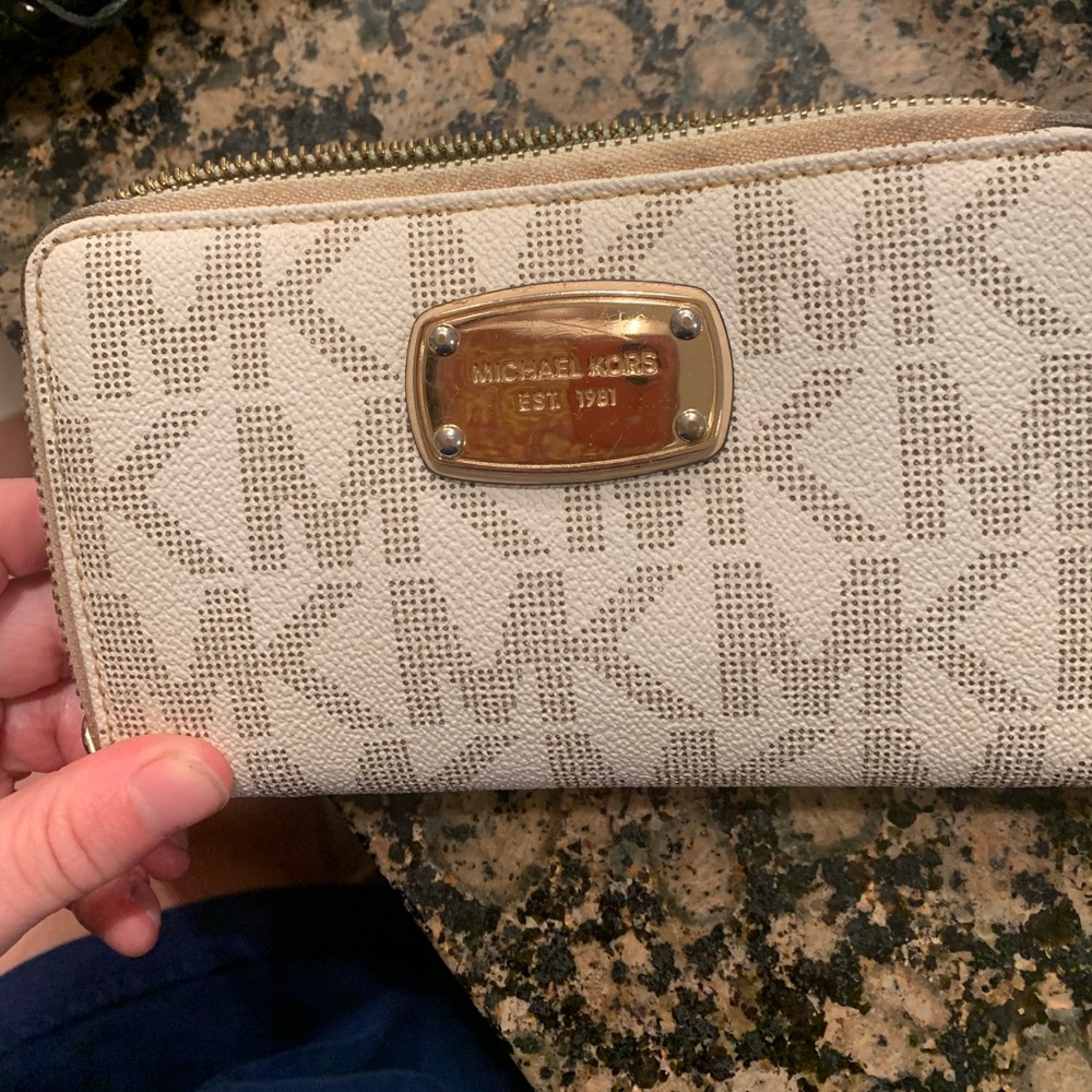 MK wallet
